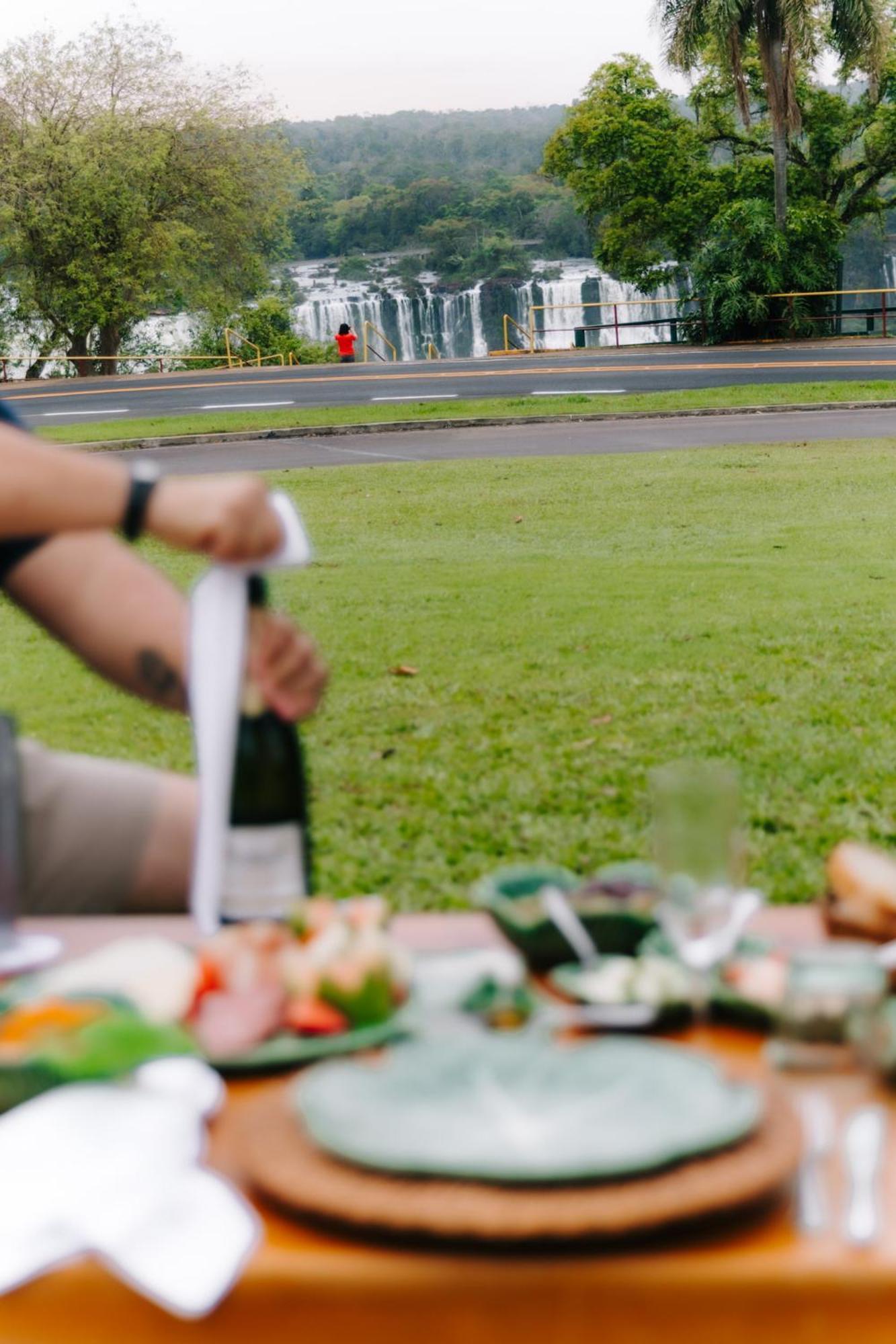Hotel Das Cataratas, A Belmond Hotel, Iguassu Falls Фос ду Игуасу Екстериор снимка A picnic in Auckland, New Zealand